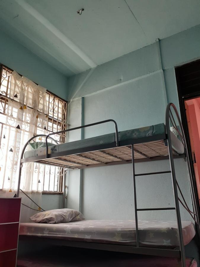 Homestay Idaman Tun Hussein - Harga Untuk 1 Rumah ,1 Bilik ,1 Bilik Air 4 Single Bed - Not Sharing Perai Exterior photo